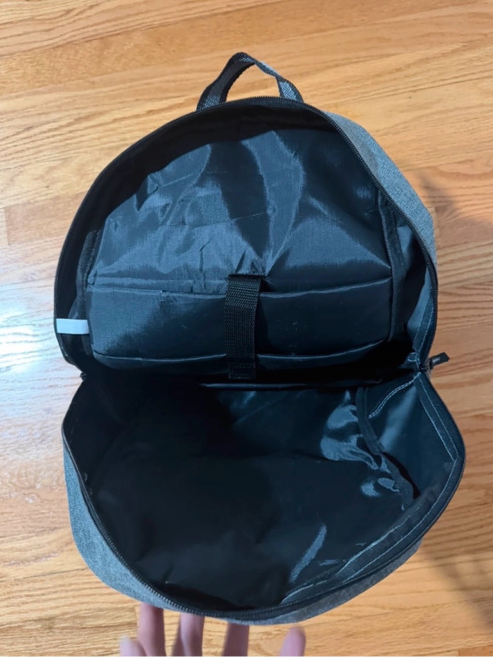 CACI Backpack - Picture 4 of 4